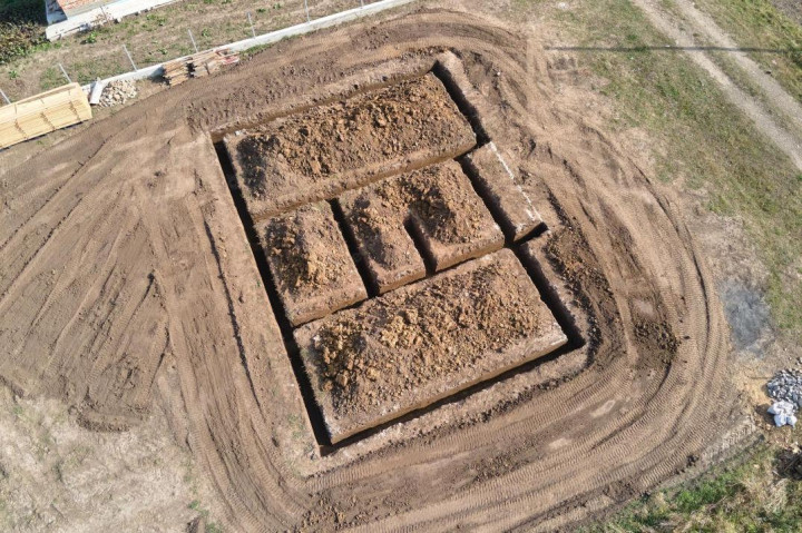 dug-out-trench-building-works-new-house-concrete-foundation-construction-site-127089-25268-1075x716.jpg